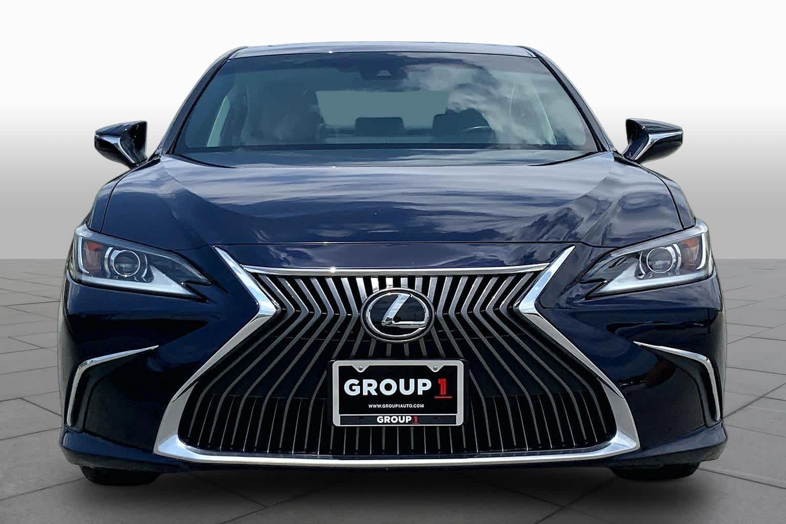 Used 2019 Nightfall Mica Lexus  image 4