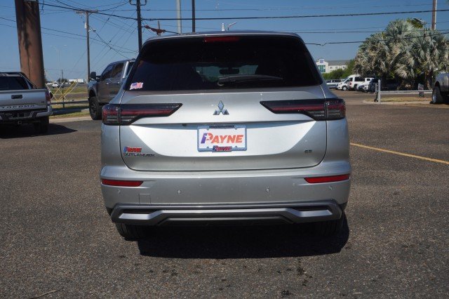 2025 Mitsubishi Outlander SE - Photo 8