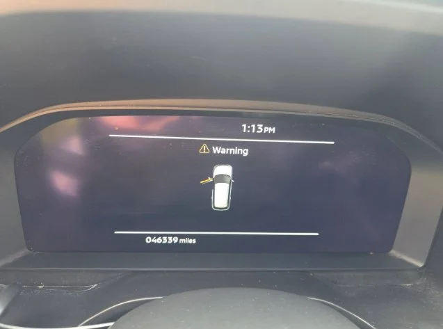 Used 2024 White Mitsubishi SEL image 4