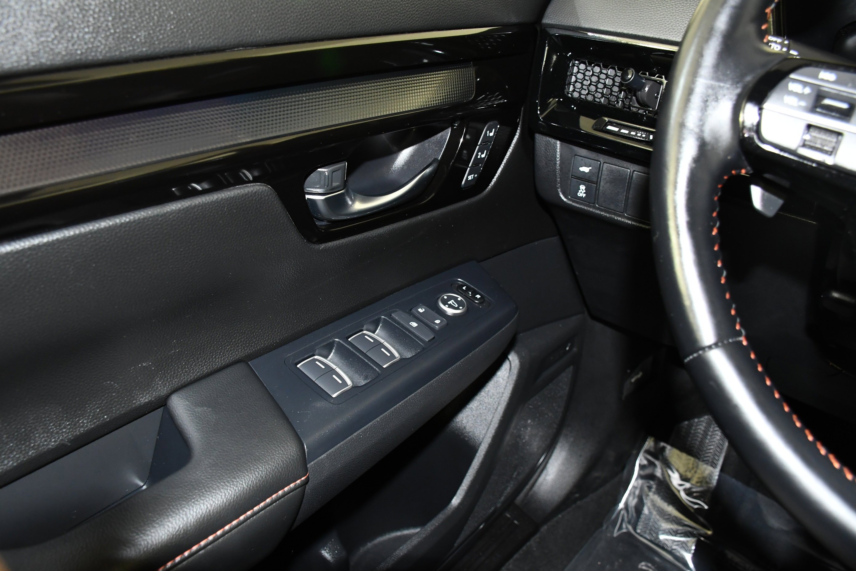 Used 2025 Meteorite Gray Metallic Honda Sport Touring image 34