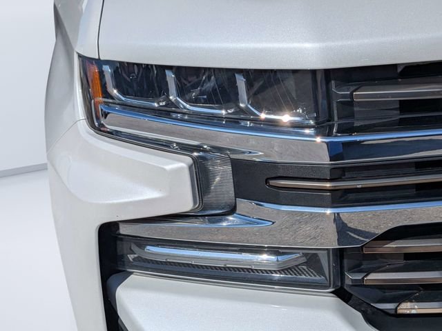 Used 2019 Beige Chevrolet High Country image 9