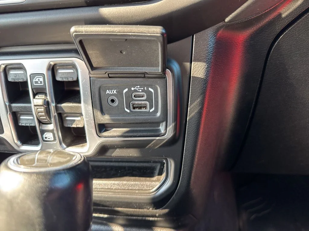 Used 2021 Red Jeep Unlimited Sahara Altitude image 38