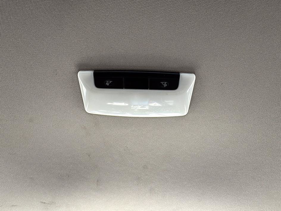 Used 2022 Glacier White Nissan 2.5 S image 45
