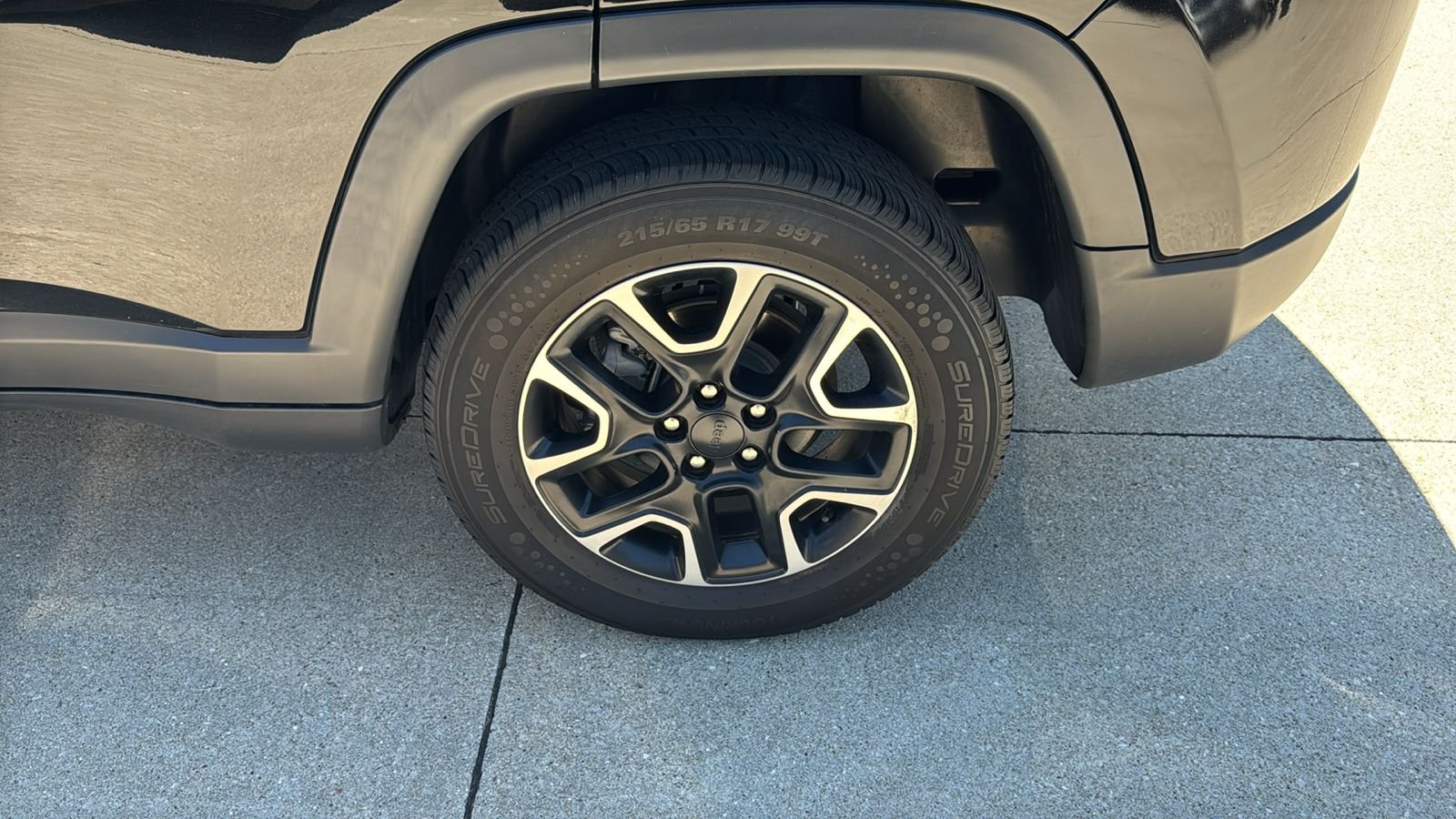Used 2020 Black Jeep Trailhawk image 9
