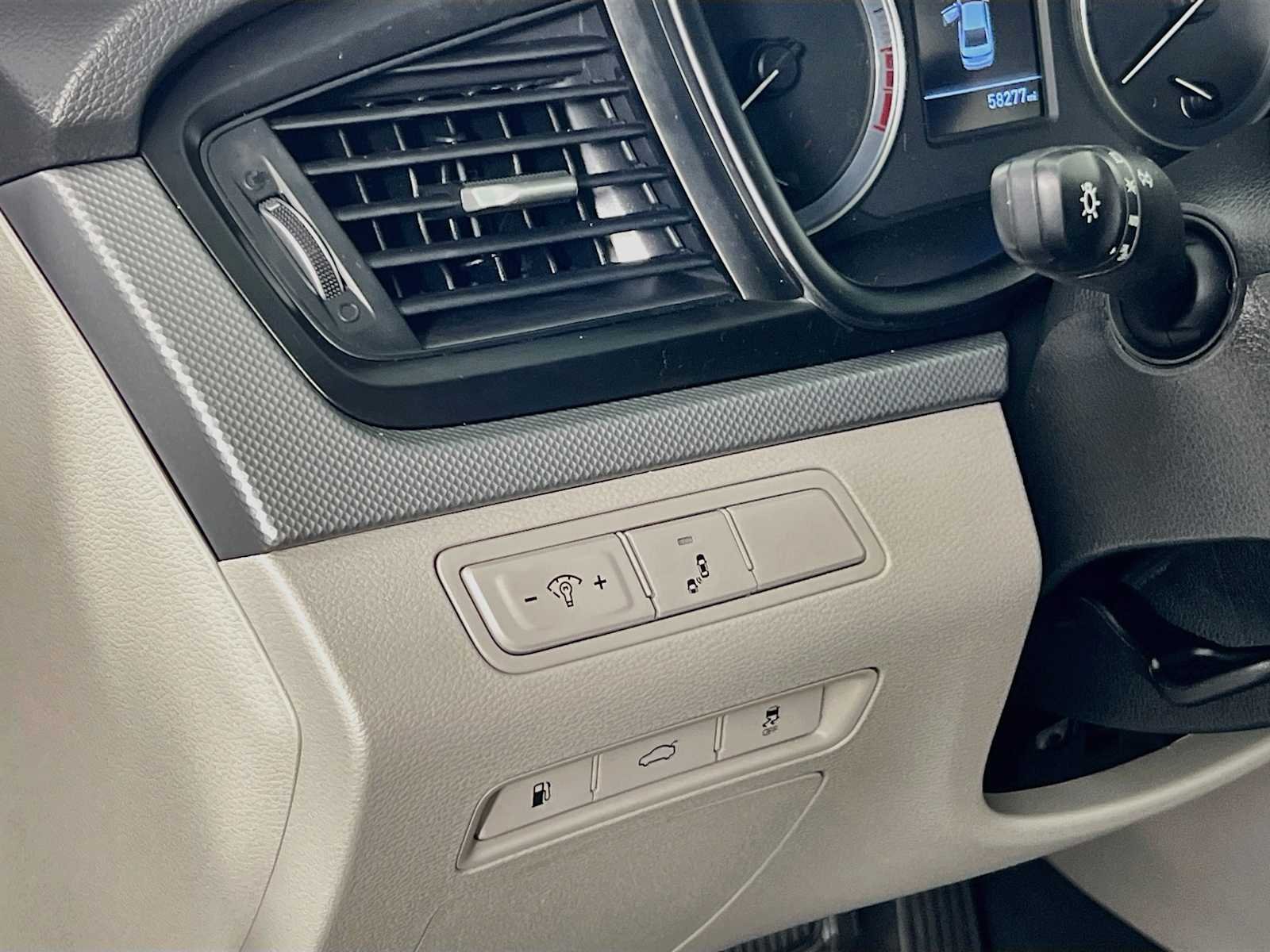 Used 2018 Symphony Silver Hyundai SE image 10