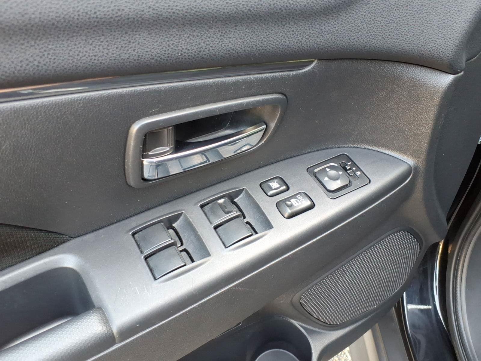 Used 2025  MITSUBISHI  image 16