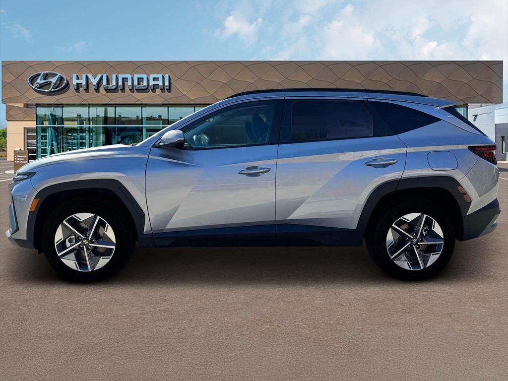 New 2026 Shimmering Silver Hyundai SEL image 3