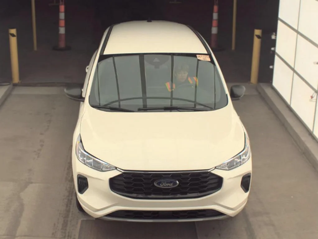 Used 2024 White Metallic Ford ST-Line image 3