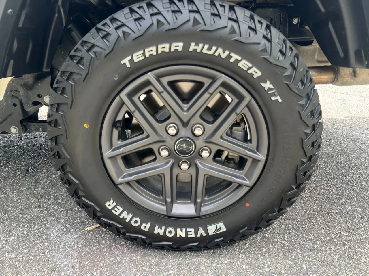 Used 2025 White Jeep Sport S image 24