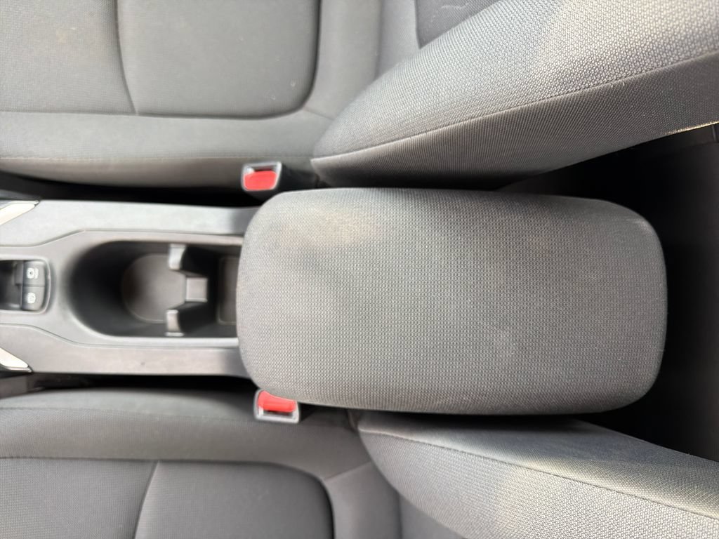 2025 Toyota Corolla Cross LE - Photo 27