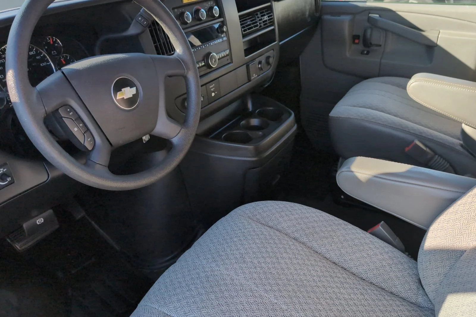 Used 2017 SUMMIT WHITE Chevrolet LT image 11