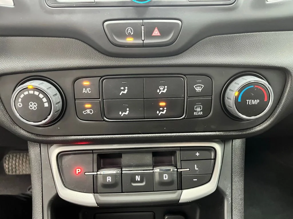 Used 2023 Red GMC SLE image 27