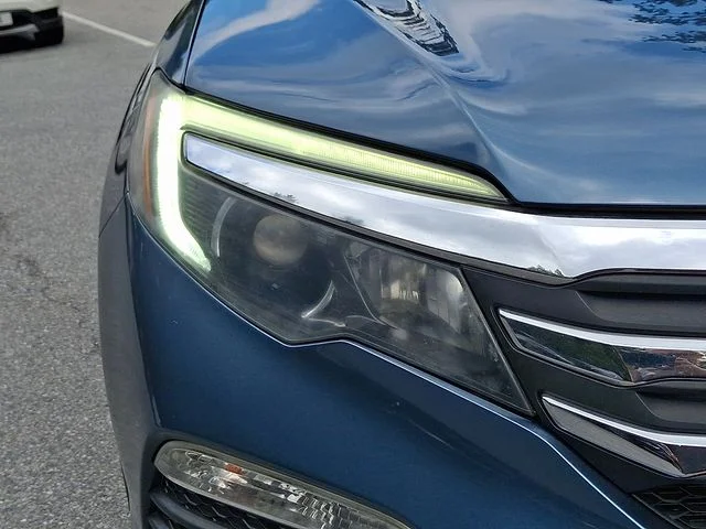 Used 2017 Blue Honda EX-L image 11
