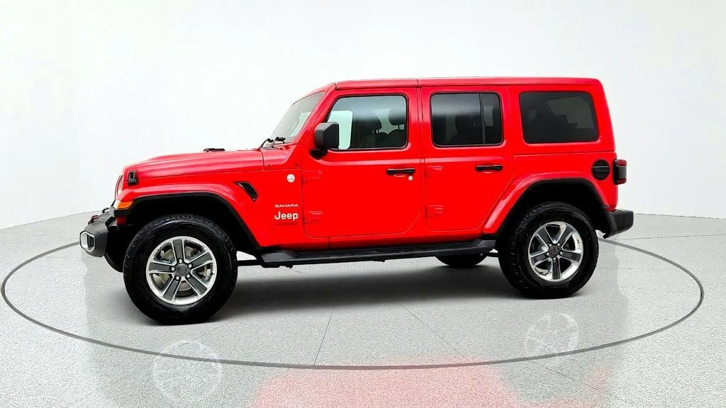 Used 2022 Firecracker Red Clearcoat Jeep Unlimited Sahara 4x4 w/ Hard Top, Selec-Trac & LED Lighting image 8