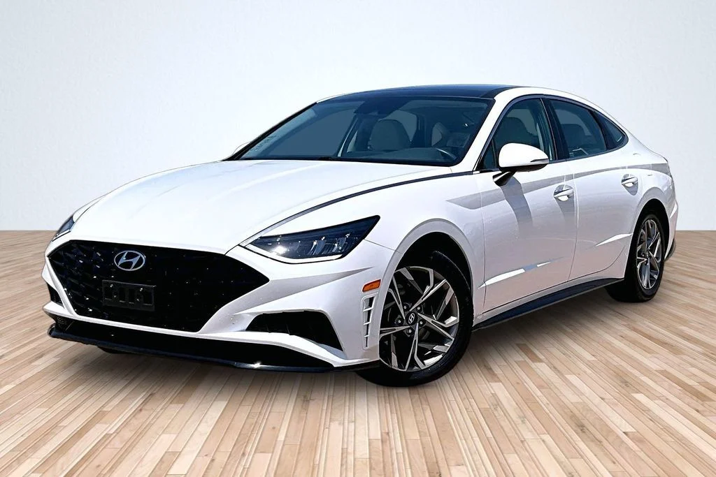 Used 2022 Gray Hyundai SEL image 1