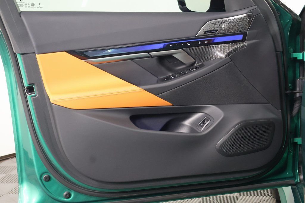 Used 2025 Green Metallic BMW TOURING image 12