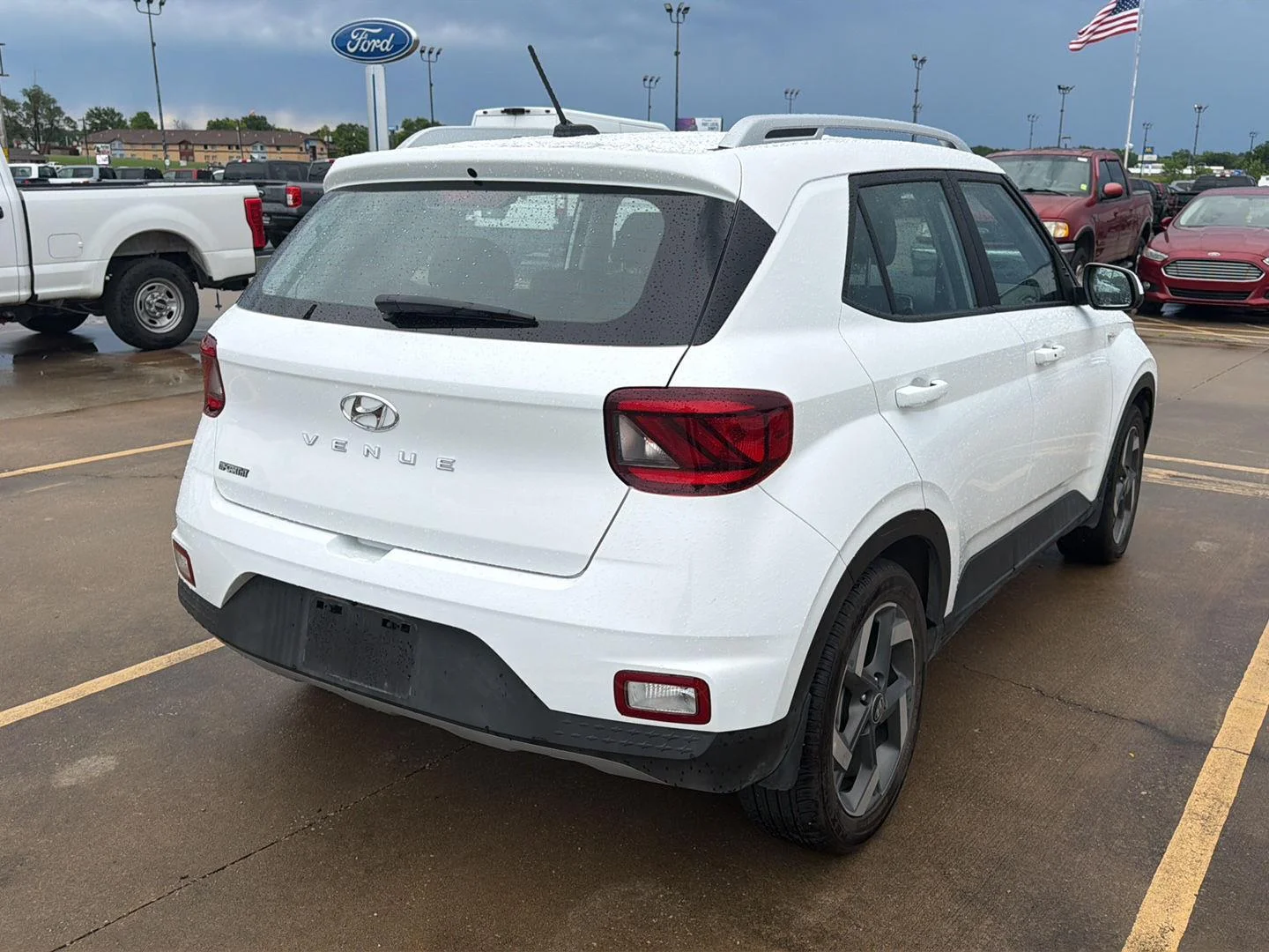 Used 2024 Lunar White Hyundai SEL image 7