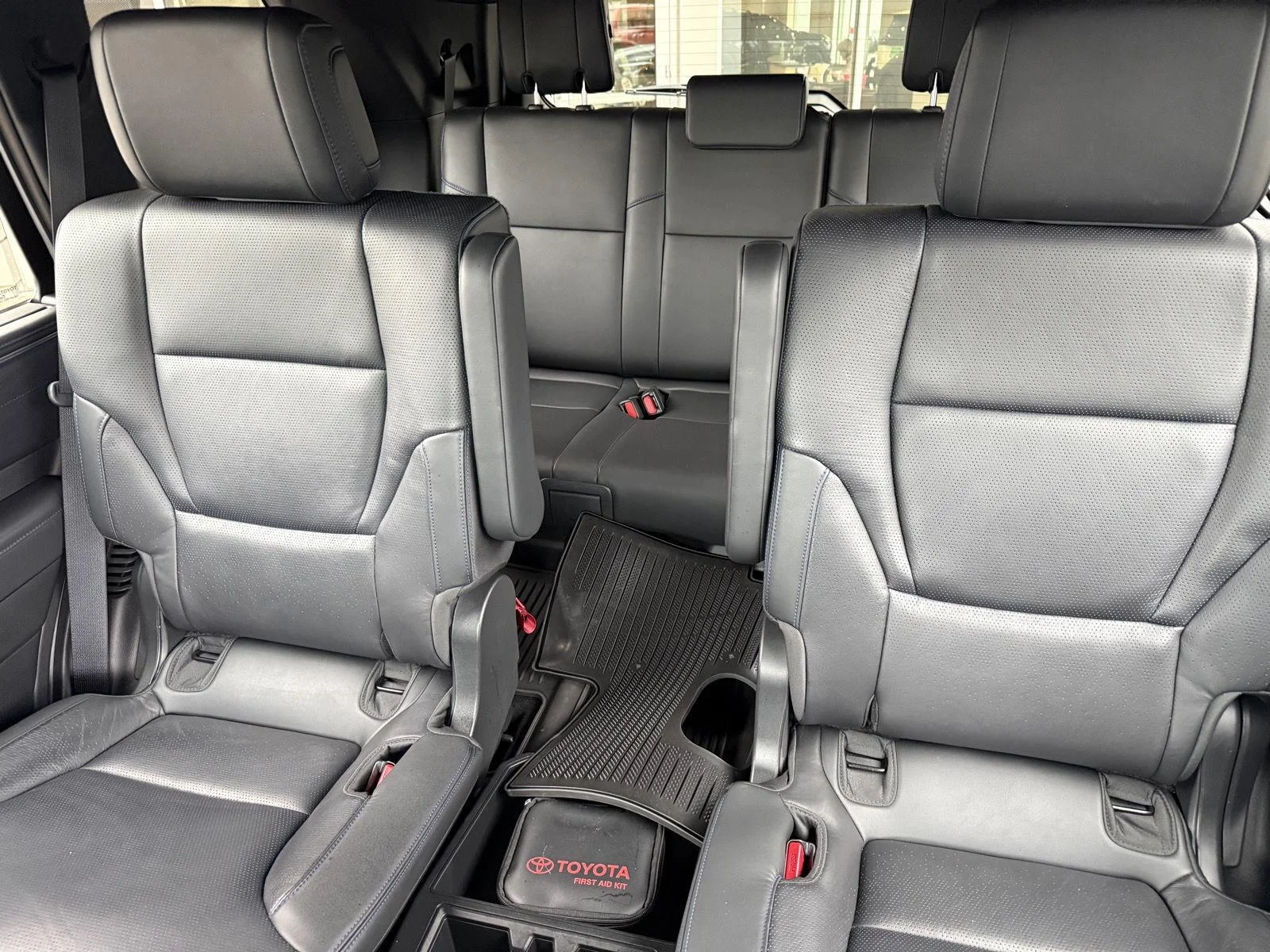 Used 2024 Wind Chill Pearl Toyota Platinum image 16