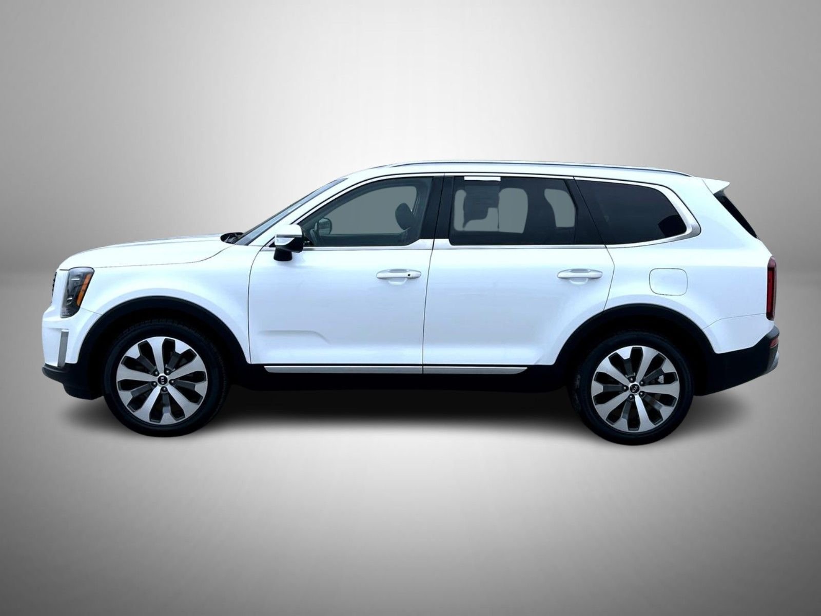 Used 2020 White Kia S image 8