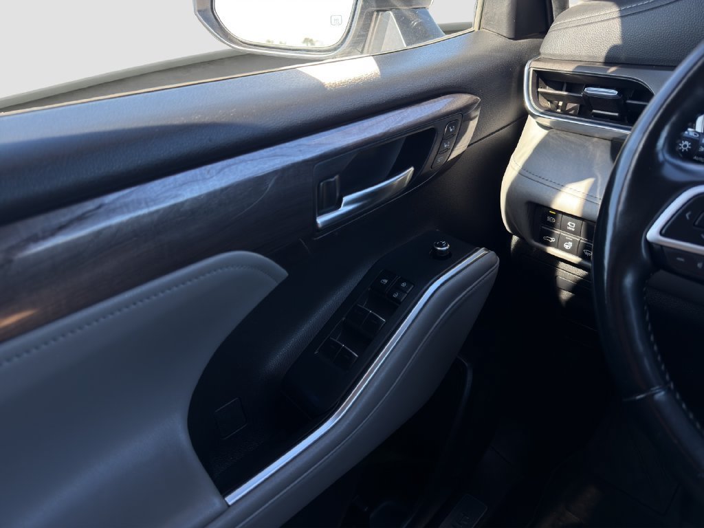 Used 2022 White Toyota Limited image 12