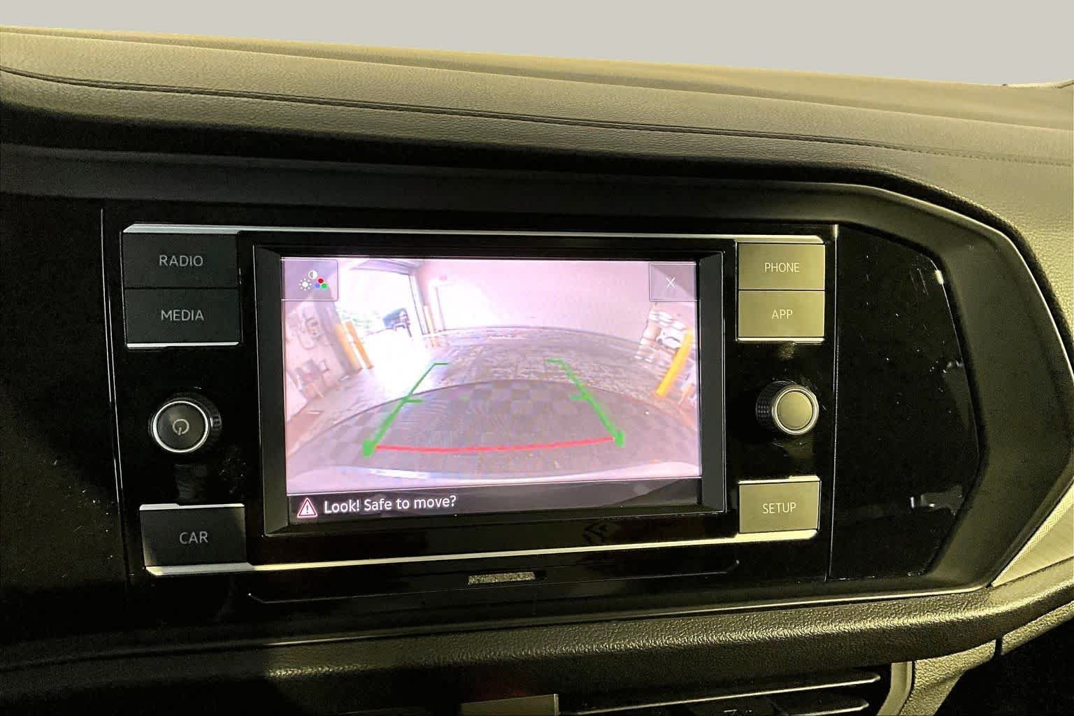 Used 2019 Platinum Gray Metallic Volkswagen SE image 29