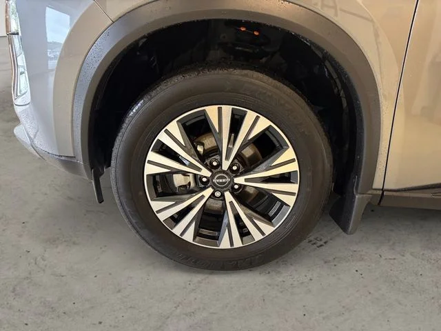 Used 2023 Gray Nissan SV image 15