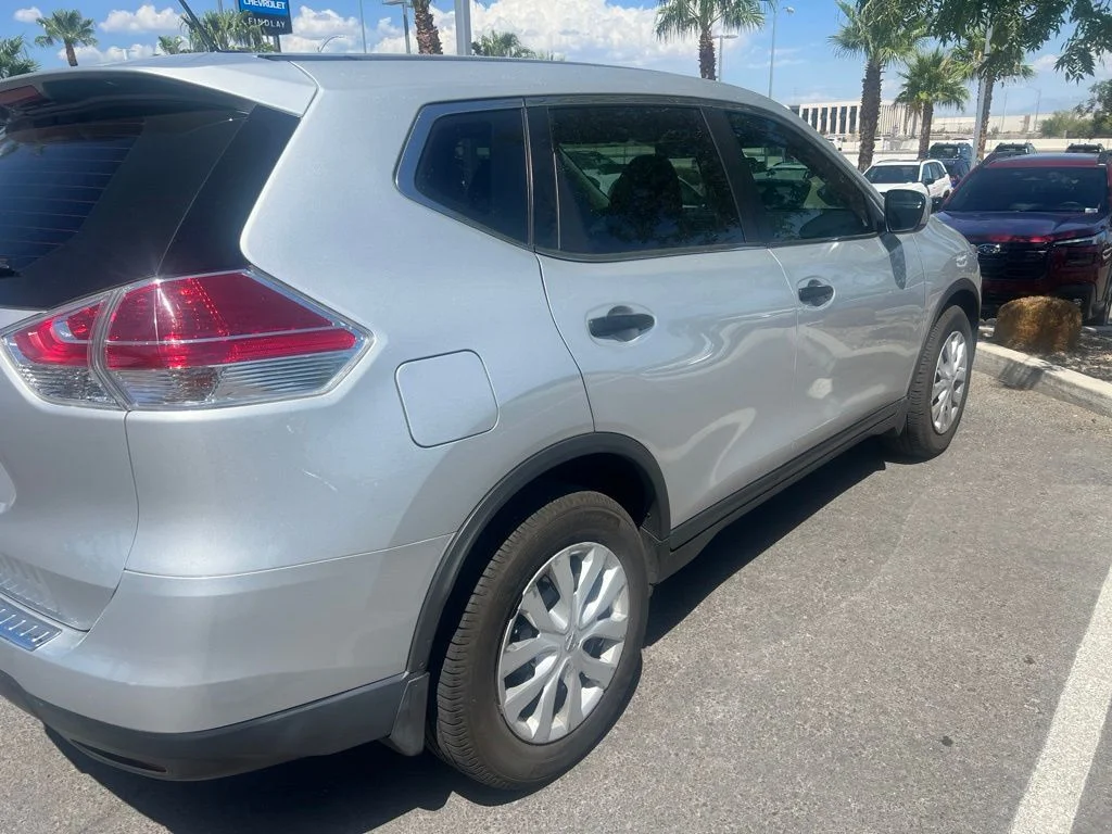 Used 2016 Silver Nissan S image 7