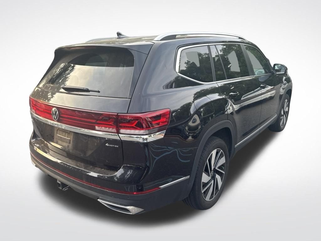 Used 2024 Black Volkswagen 2.0T SEL image 5
