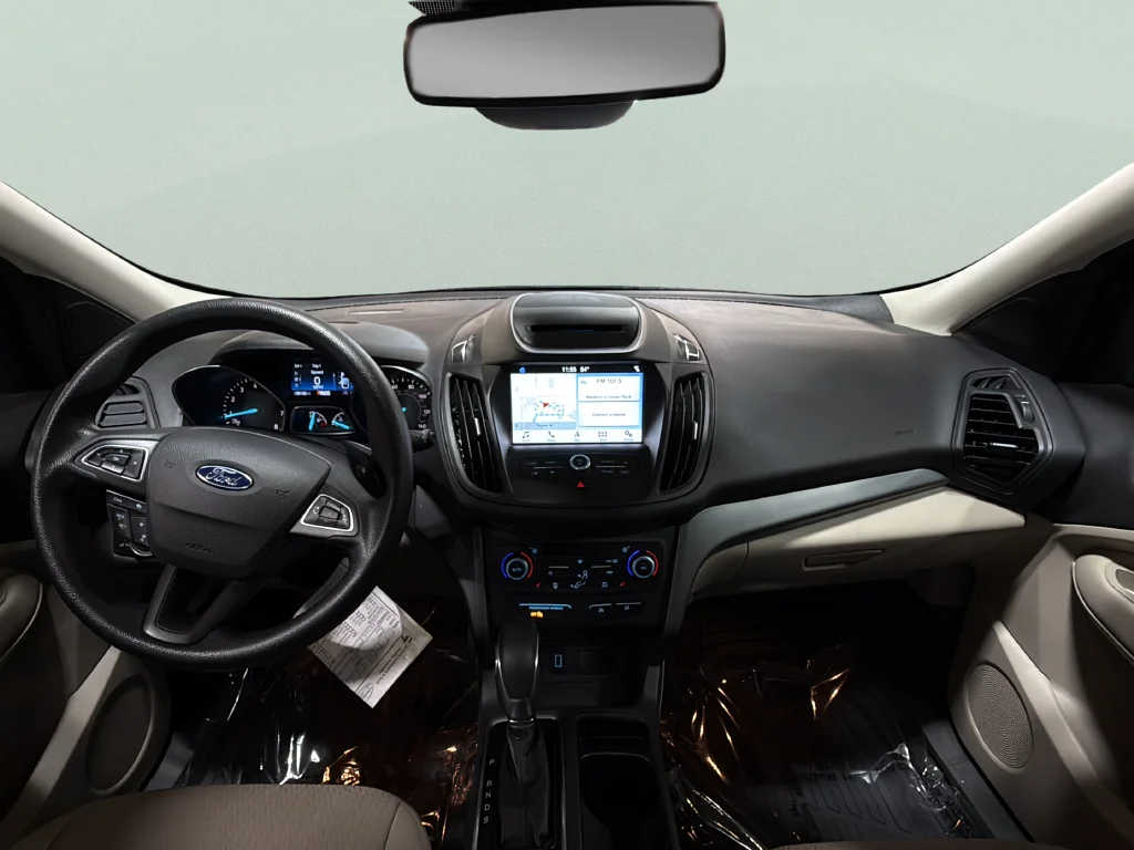 Used 2018 White Gold Metallic Ford SE image 24
