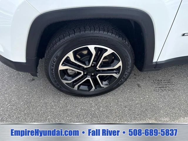 Used 2024 White Jeep Limited image 11
