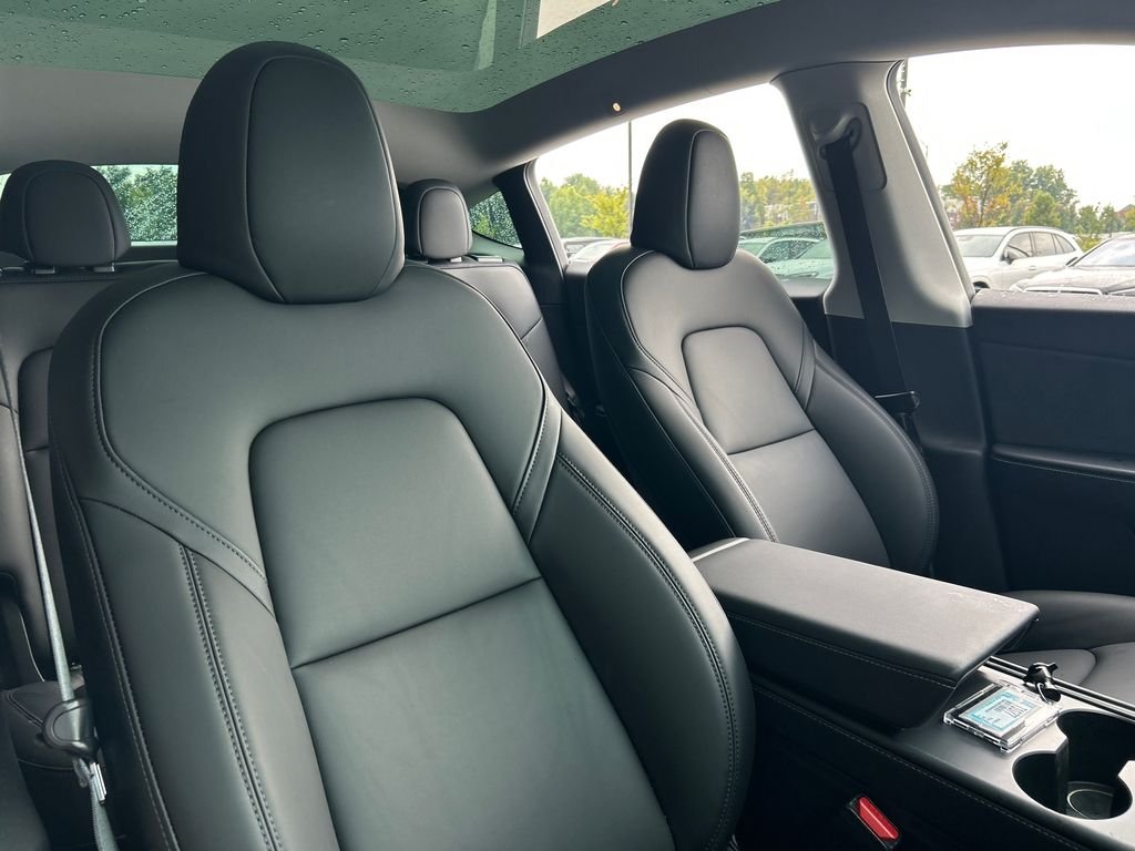 Used 2023  Tesla Long Range image 21