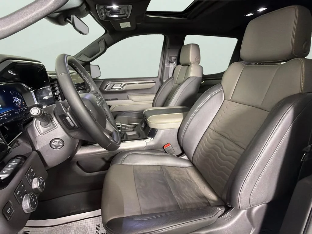 Used 2025 Summit White Chevrolet ZR2 image 17