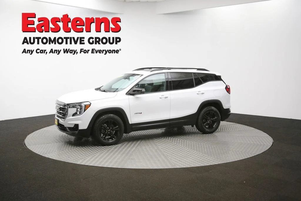 Used 2022 White GMC AT4 image 60