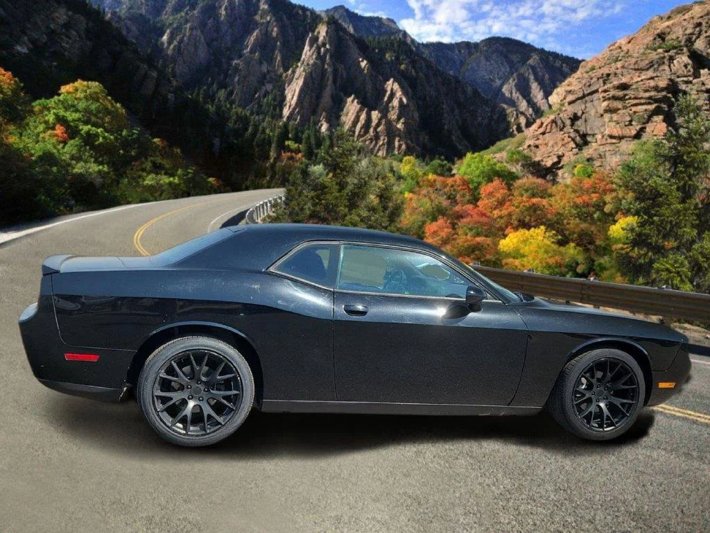 Used 2014 Black Clearcoat Dodge SXT image 2