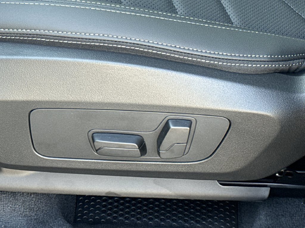 New 2027 Silver Metallic BMW xDrive28i image 12
