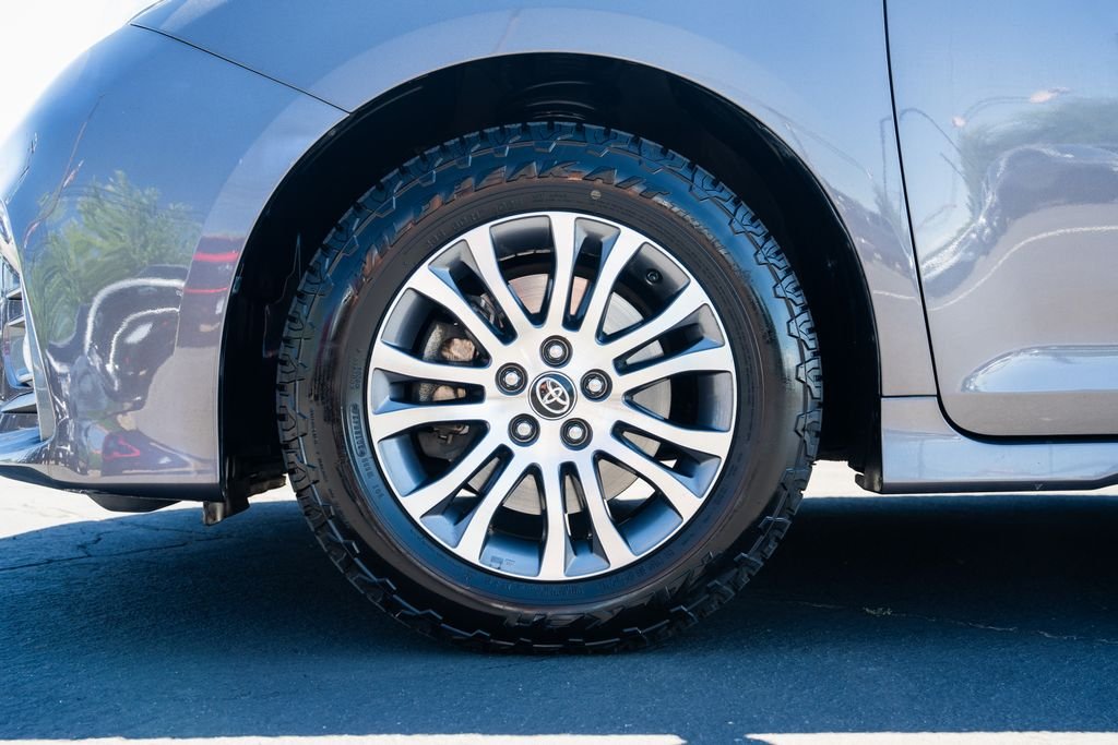 Used 2020 Predawn Gray Mica Toyota XLE image 8