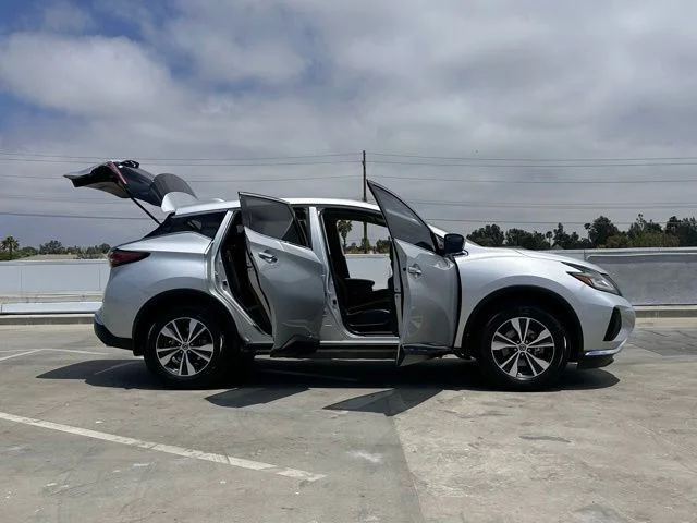 Used 2019 Silver Nissan S image 30
