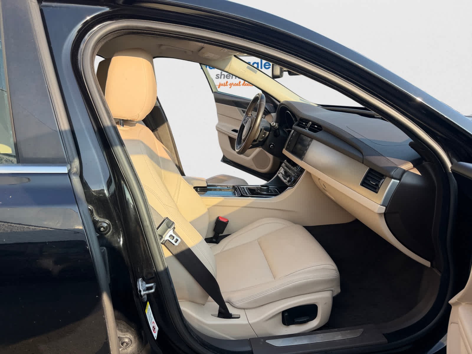 Used 2017 Ebony Jaguar 20d Premium image 20