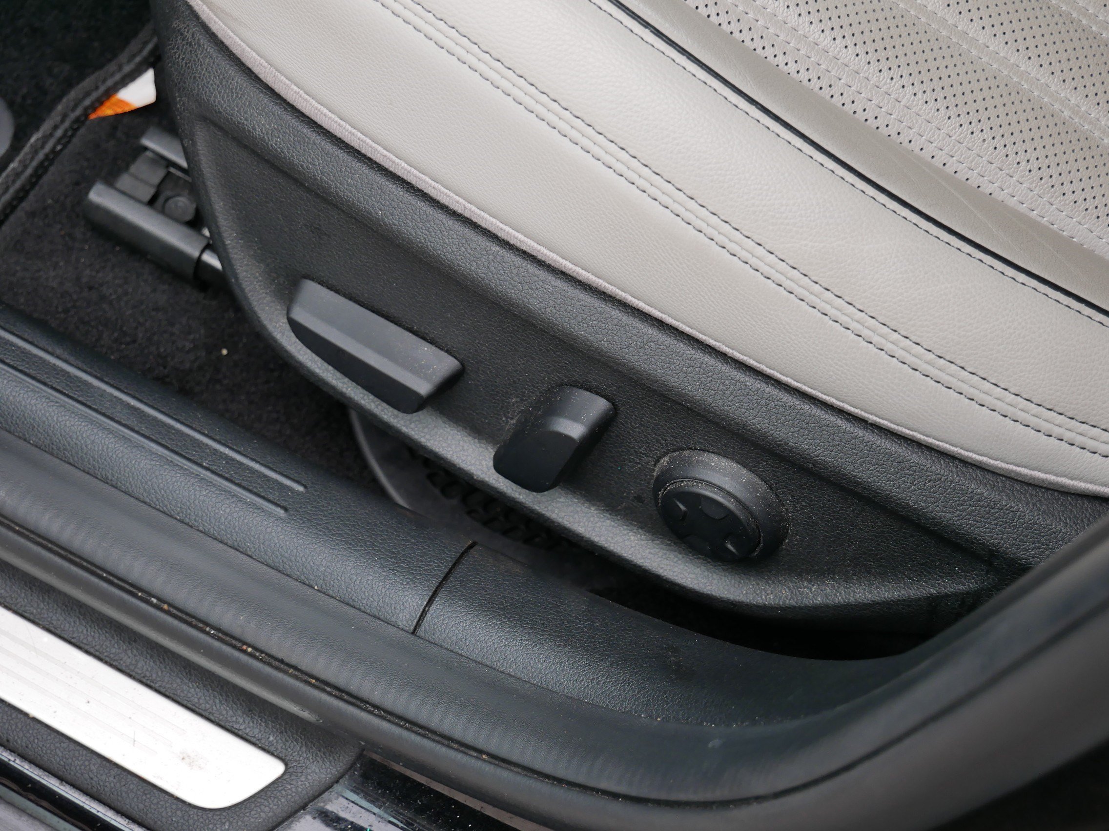 2023 GENESIS G70 Standard - Photo 20