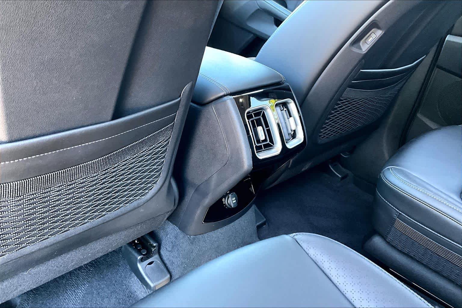 Used 2024 Everlasting Silver Kia X-Line SX image 38