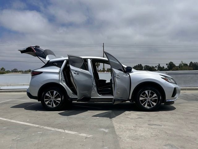 Used 2019 Silver Nissan S image 30