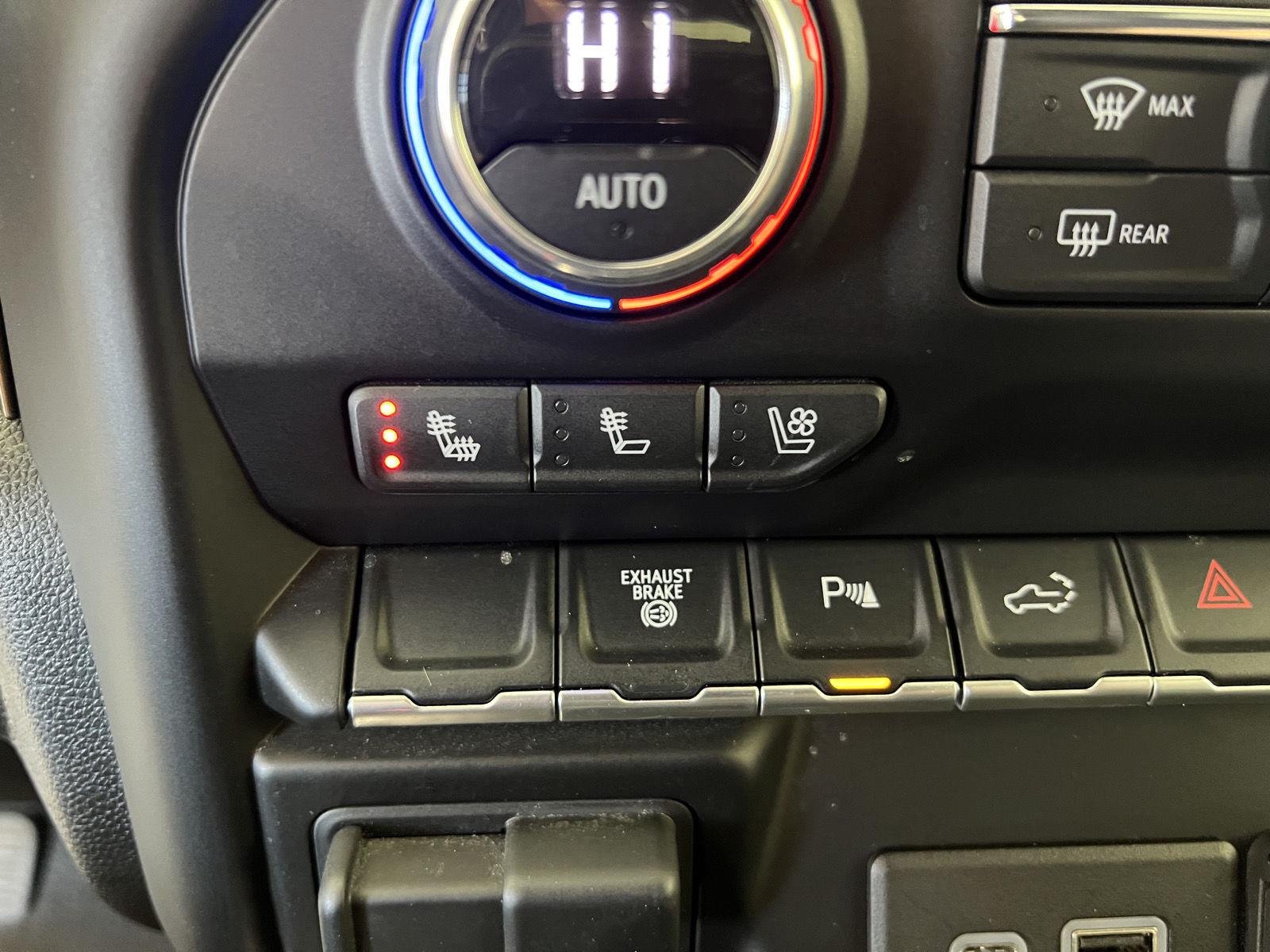 Used 2022 Summit White Chevrolet High Country image 17
