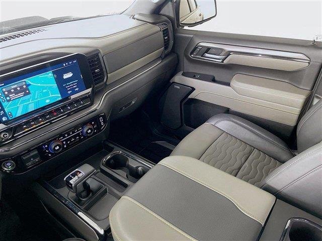 Used 2025 Slate Gray Metallic Chevrolet ZR2 image 28