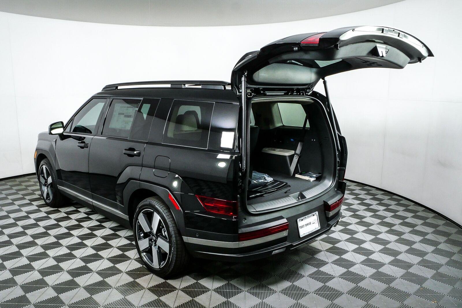 New 2026 Phantom Black Hyundai Limited FWD image 36
