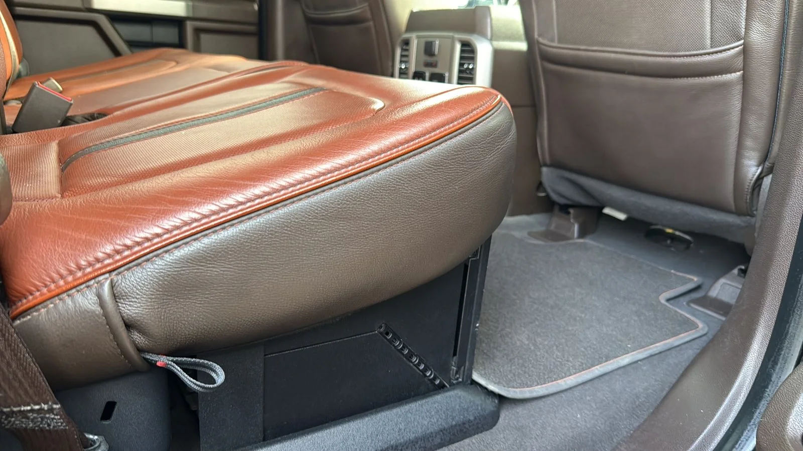 Used 2019 Gray Ford King Ranch image 26