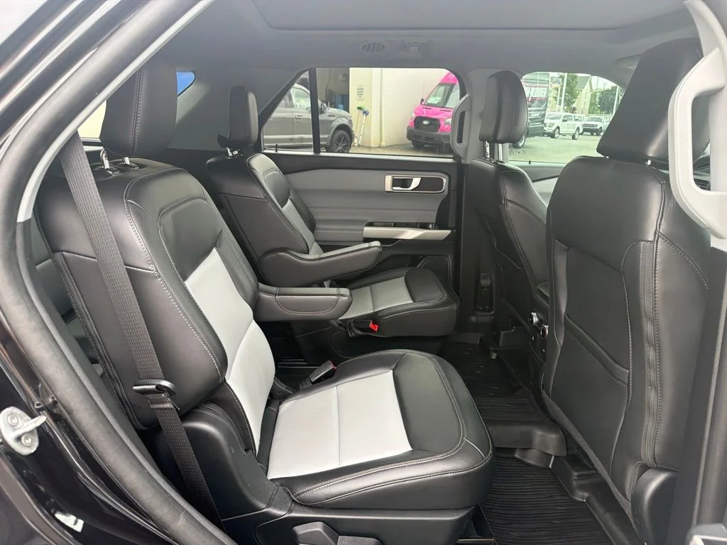 Used 2023 Black Ford XLT image 43