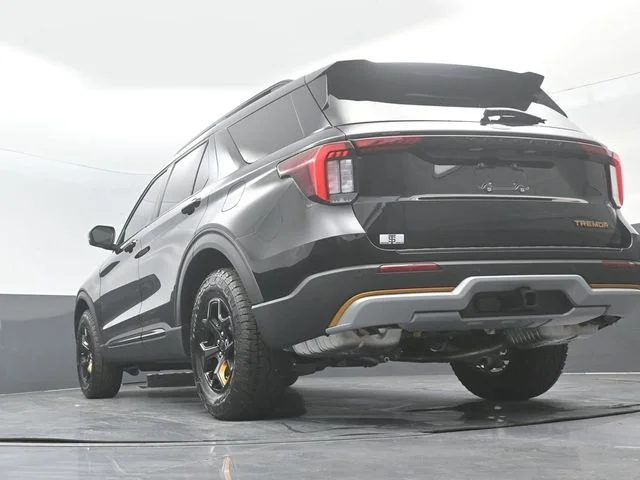 New 2026 Agate Black Metallic Ford Tremor® image 24