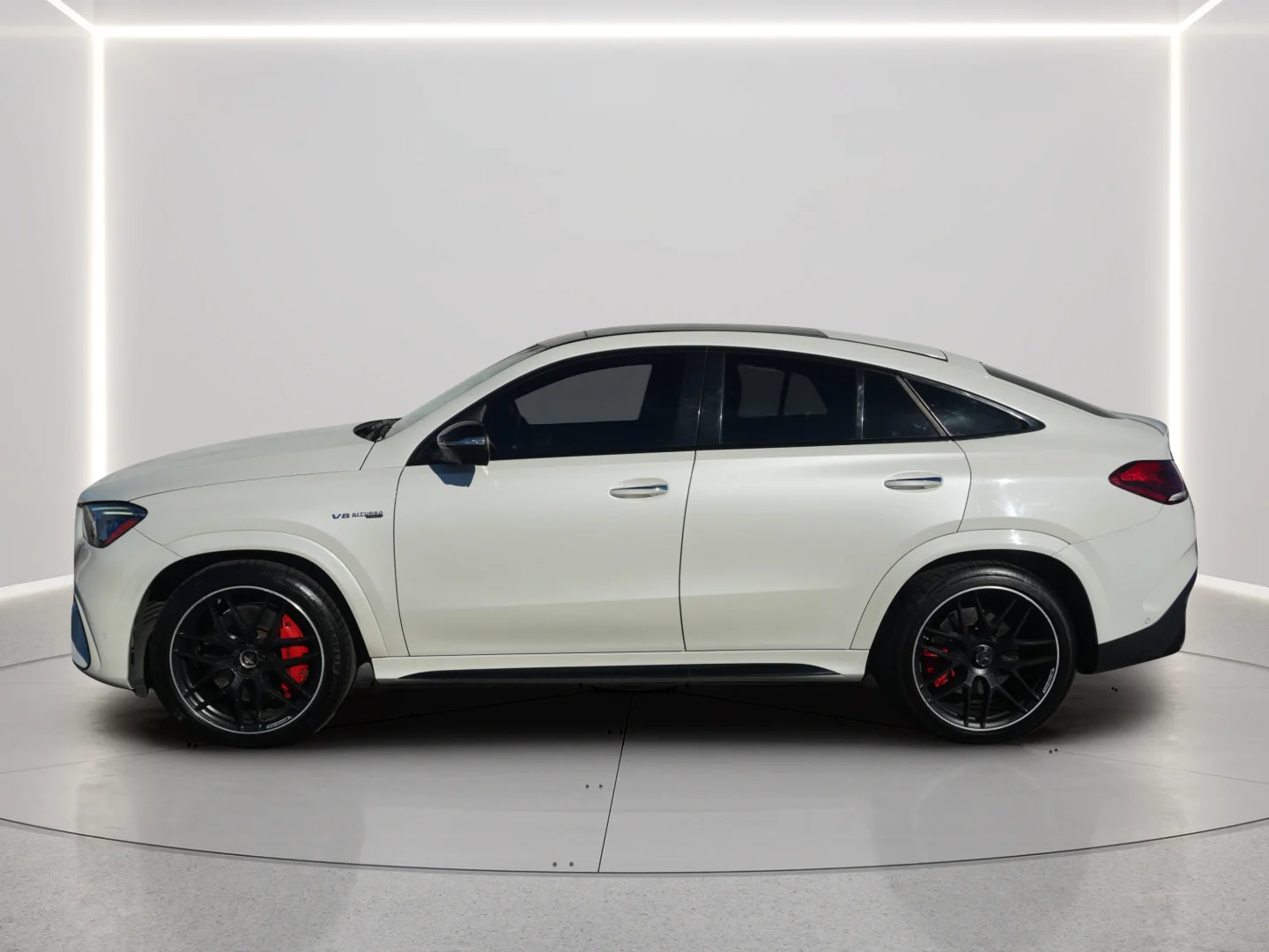 Used 2022 MANUFAKTUR Diamond White Bright Mercedes-Benz AMG® GLE 63 S image 2