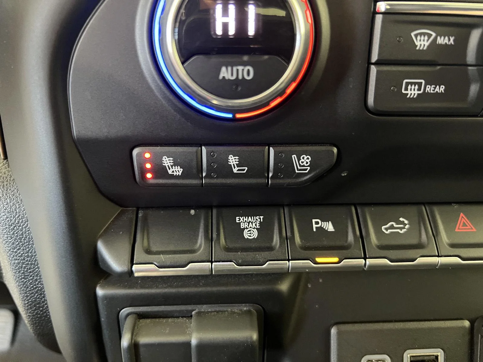 Used 2022 SUMMIT WHITE Chevrolet High Country image 17