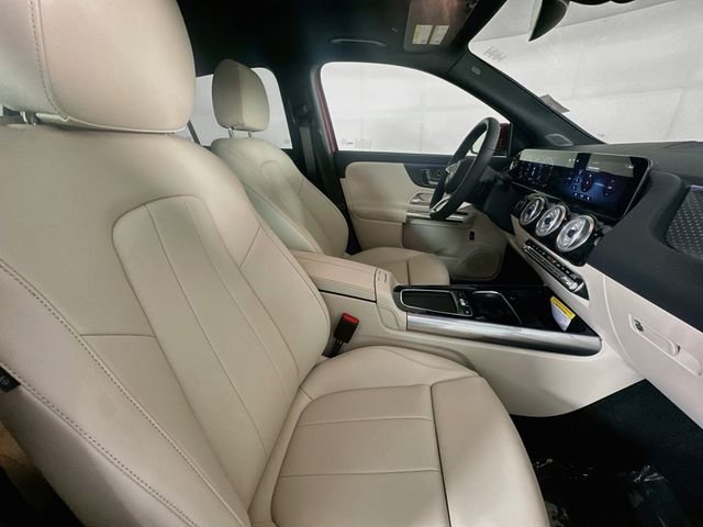 New 2026 MANUFAKTUR Patagonia Red Metallic Mercedes-Benz GLA 250 image 27